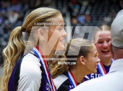 Thumbnail 3 in Boyd vs. Stockdale (UIL 3A Volleyball Division II Final) photogallery.