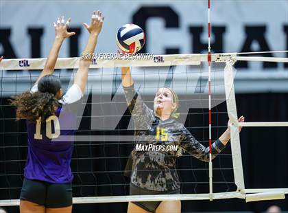 Thumbnail 3 in Boyd vs. Stockdale (UIL 3A Volleyball Division II Final) photogallery.