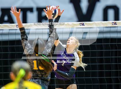Thumbnail 1 in Boyd vs. Stockdale (UIL 3A Volleyball Division II Final) photogallery.