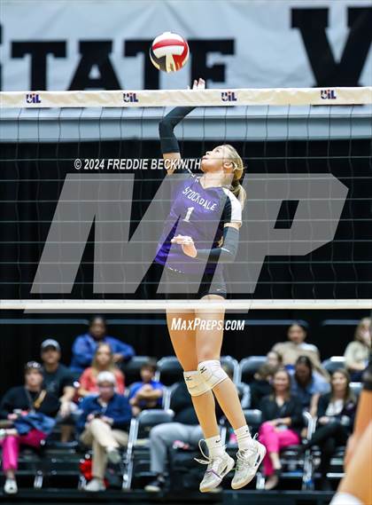 Thumbnail 1 in Boyd vs. Stockdale (UIL 3A Volleyball Division II Final) photogallery.