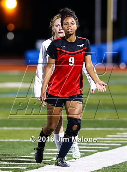Thumbnail 2 in San Ramon Valley vs. Monte Vista (CIF NCS D1 Semifinals) photogallery.