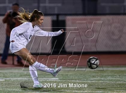 Thumbnail 3 in San Ramon Valley vs. Monte Vista (CIF NCS D1 Semifinals) photogallery.