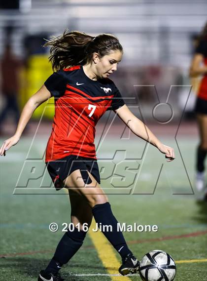 Thumbnail 2 in San Ramon Valley vs. Monte Vista (CIF NCS D1 Semifinals) photogallery.