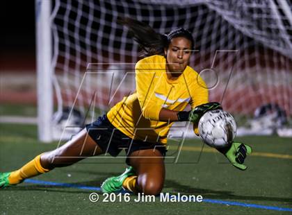 Thumbnail 3 in San Ramon Valley vs. Monte Vista (CIF NCS D1 Semifinals) photogallery.