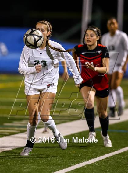 Thumbnail 2 in San Ramon Valley vs. Monte Vista (CIF NCS D1 Semifinals) photogallery.