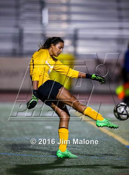 Thumbnail 2 in San Ramon Valley vs. Monte Vista (CIF NCS D1 Semifinals) photogallery.