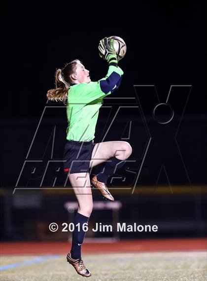 Thumbnail 1 in San Ramon Valley vs. Monte Vista (CIF NCS D1 Semifinals) photogallery.