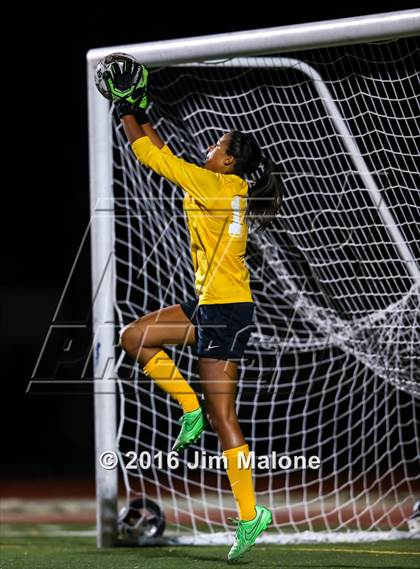 Thumbnail 2 in San Ramon Valley vs. Monte Vista (CIF NCS D1 Semifinals) photogallery.