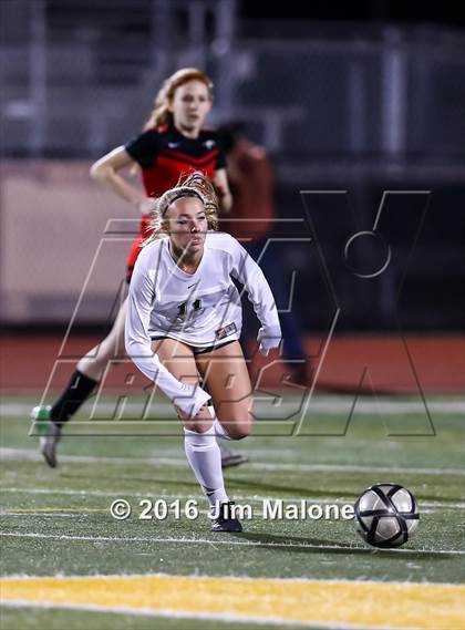 Thumbnail 2 in San Ramon Valley vs. Monte Vista (CIF NCS D1 Semifinals) photogallery.