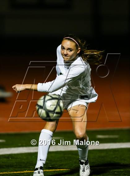 Thumbnail 3 in San Ramon Valley vs. Monte Vista (CIF NCS D1 Semifinals) photogallery.