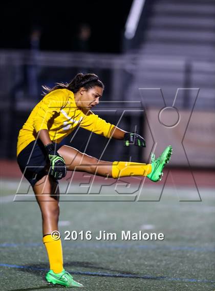 Thumbnail 3 in San Ramon Valley vs. Monte Vista (CIF NCS D1 Semifinals) photogallery.