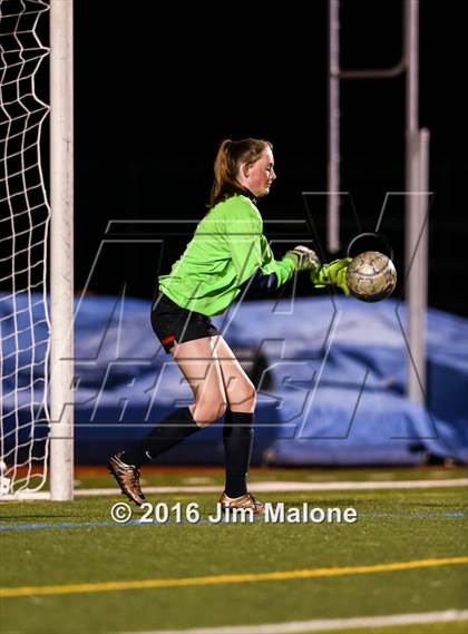 Thumbnail 2 in San Ramon Valley vs. Monte Vista (CIF NCS D1 Semifinals) photogallery.