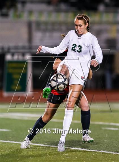 Thumbnail 1 in San Ramon Valley vs. Monte Vista (CIF NCS D1 Semifinals) photogallery.
