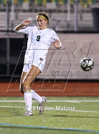 Thumbnail 1 in San Ramon Valley vs. Monte Vista (CIF NCS D1 Semifinals) photogallery.