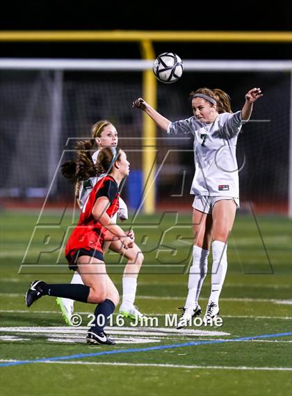 Thumbnail 2 in San Ramon Valley vs. Monte Vista (CIF NCS D1 Semifinals) photogallery.