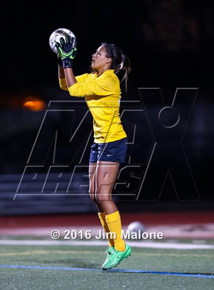 Thumbnail 3 in San Ramon Valley vs. Monte Vista (CIF NCS D1 Semifinals) photogallery.