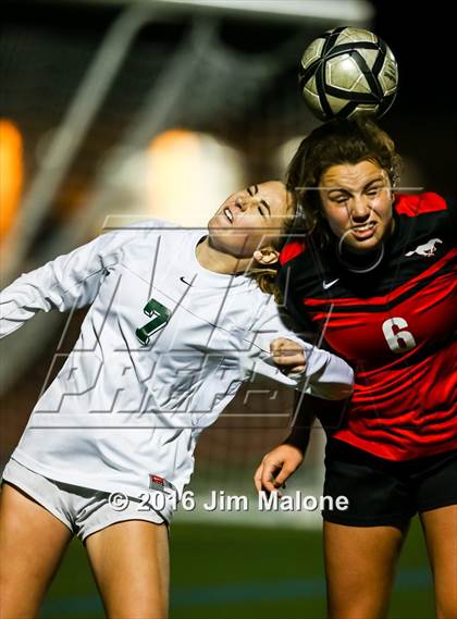 Thumbnail 3 in San Ramon Valley vs. Monte Vista (CIF NCS D1 Semifinals) photogallery.