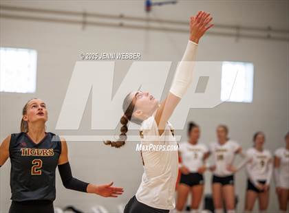 Thumbnail 2 in Harrisburg vs. Redwood (Durango Fall Classic) photogallery.
