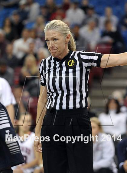 Thumbnail 2 in Justin-Siena vs. Sierra Canyon (CIF State D4 Final) photogallery.