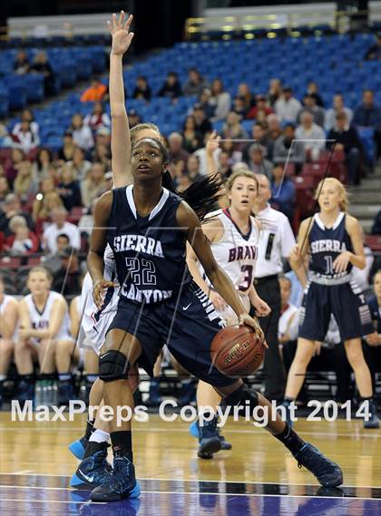 Thumbnail 1 in Justin-Siena vs. Sierra Canyon (CIF State D4 Final) photogallery.