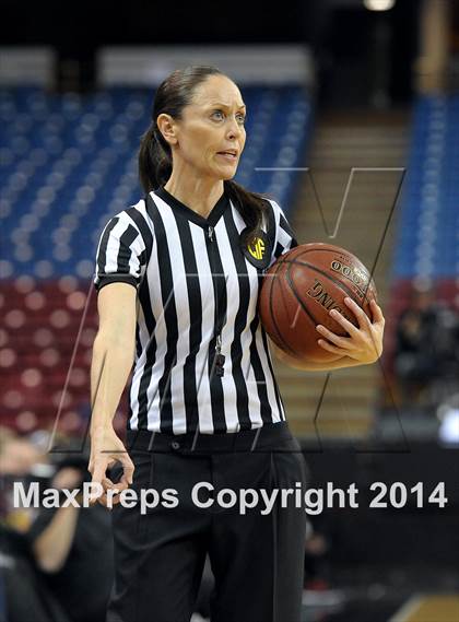 Thumbnail 3 in Justin-Siena vs. Sierra Canyon (CIF State D4 Final) photogallery.