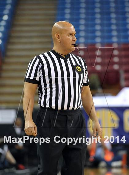 Thumbnail 3 in Justin-Siena vs. Sierra Canyon (CIF State D4 Final) photogallery.