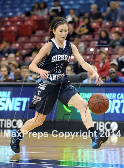 Thumbnail 3 in Justin-Siena vs. Sierra Canyon (CIF State D4 Final) photogallery.