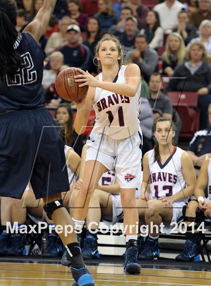 Thumbnail 2 in Justin-Siena vs. Sierra Canyon (CIF State D4 Final) photogallery.