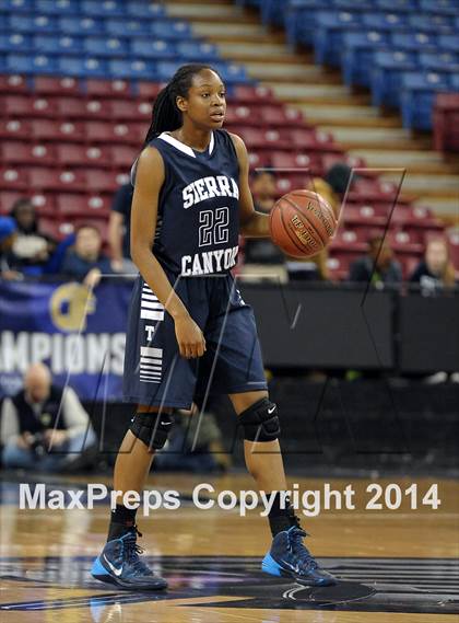 Thumbnail 2 in Justin-Siena vs. Sierra Canyon (CIF State D4 Final) photogallery.