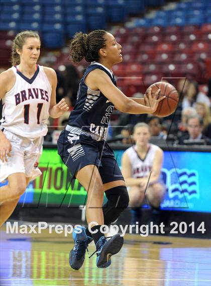 Thumbnail 3 in Justin-Siena vs. Sierra Canyon (CIF State D4 Final) photogallery.