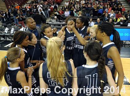 Thumbnail 2 in Justin-Siena vs. Sierra Canyon (CIF State D4 Final) photogallery.