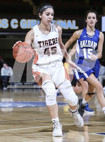 Thumbnail 3 in Haldane vs. Tuckahoe (Section 1 Class C Final) photogallery.