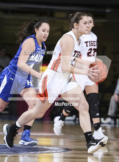 Thumbnail 2 in Haldane vs. Tuckahoe (Section 1 Class C Final) photogallery.