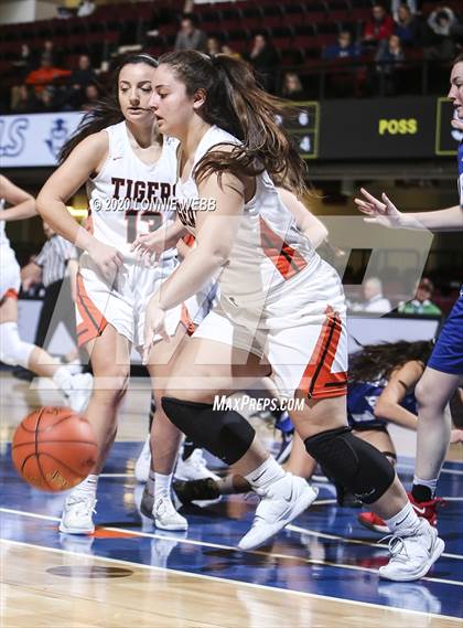 Thumbnail 3 in Haldane vs. Tuckahoe (Section 1 Class C Final) photogallery.