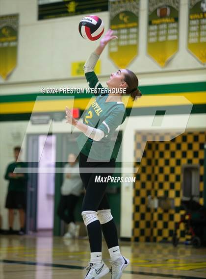 Thumbnail 1 in Royal @ Moorpark photogallery.