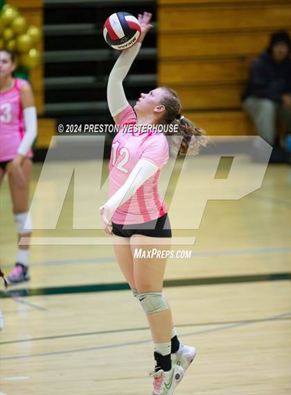 Thumbnail 1 in Royal @ Moorpark photogallery.