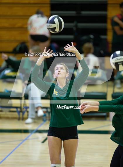 Thumbnail 1 in Royal @ Moorpark photogallery.