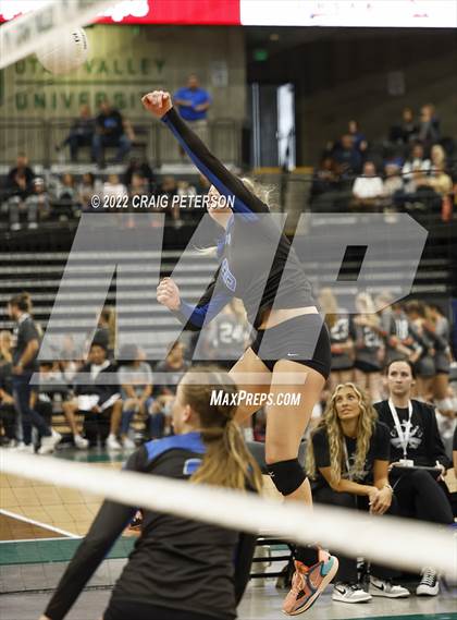Thumbnail 3 in Pleasant Grove vs. Mountain Ridge (UHSAA 6A Quarterfinal) photogallery.