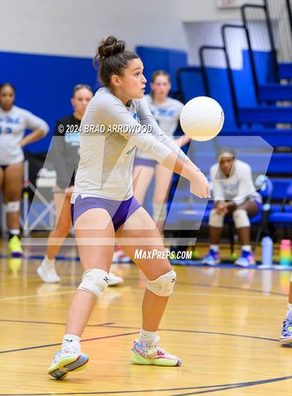Thumbnail 3 in Cox Mill @ Lake Norman photogallery.