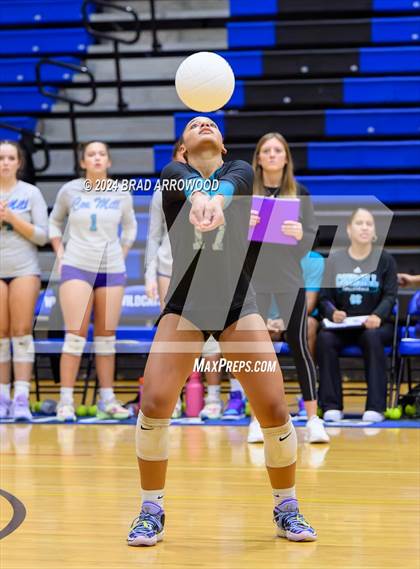 Thumbnail 3 in Cox Mill @ Lake Norman photogallery.