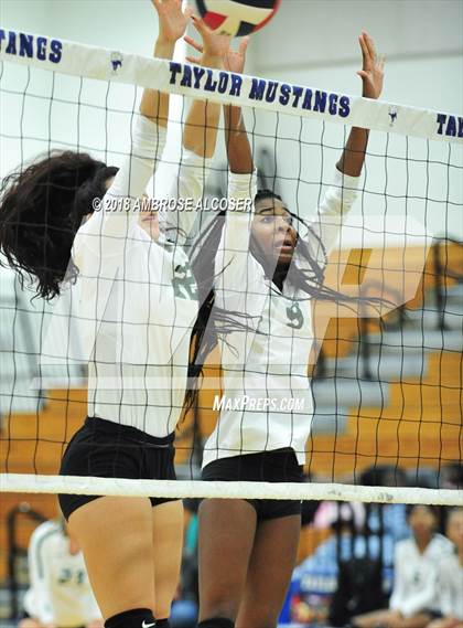 Thumbnail 3 in Mayde Creek vs. Fort Bend Travis (CFISD/Katy Classic) photogallery.
