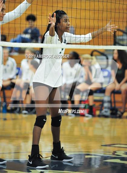 Thumbnail 1 in Mayde Creek vs. Fort Bend Travis (CFISD/Katy Classic) photogallery.