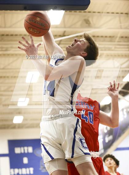 Thumbnail 1 in Madison Central @ Covington Catholic photogallery.
