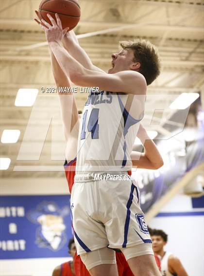 Thumbnail 3 in Madison Central @ Covington Catholic photogallery.