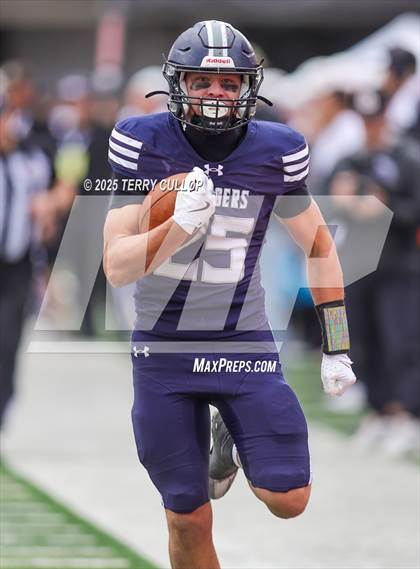 Thumbnail 3 in Mountain Ridge vs. Corner Canyon (UHSAA 6A Semi Final) photogallery.