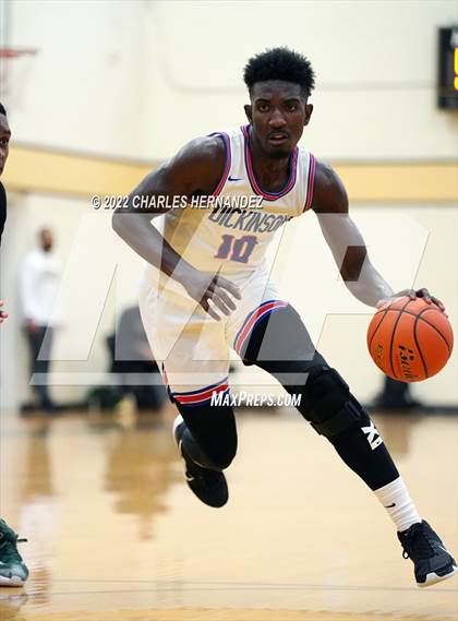 Thumbnail 1 in Dickinson vs. Strake Jesuit (Conroe Christmas Classic) photogallery.