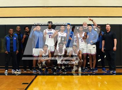 Thumbnail 1 in Dickinson vs. Strake Jesuit (Conroe Christmas Classic) photogallery.