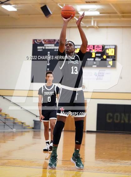 Thumbnail 2 in Dickinson vs. Strake Jesuit (Conroe Christmas Classic) photogallery.