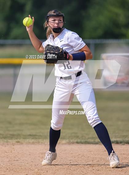 Thumbnail 2 in Cascade vs Edgewood-Colesburg (West Delaware Invitational) photogallery.