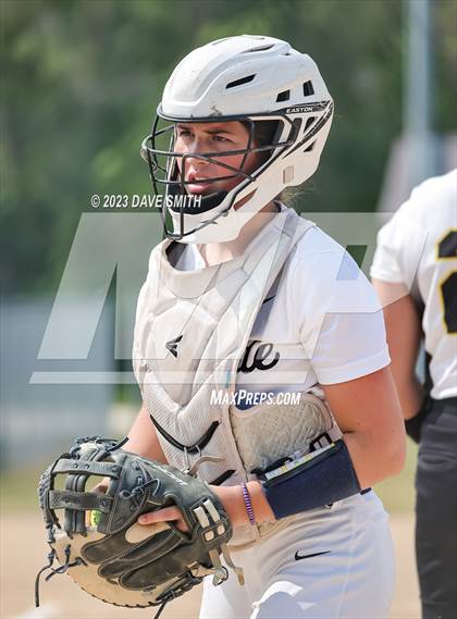 Thumbnail 1 in Cascade vs Edgewood-Colesburg (West Delaware Invitational) photogallery.